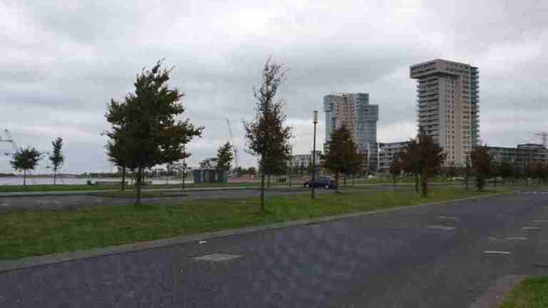 Inbraken, afval en strandoverlast; bewoners Nesselande vragen wethouders om daadkracht