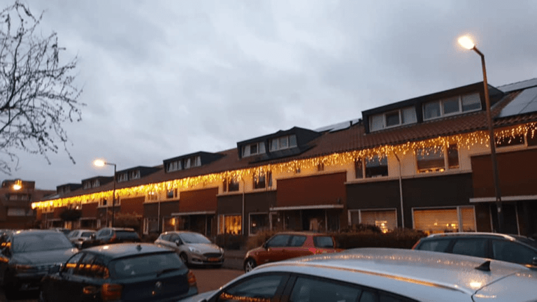 [OPGEVALLEN in de wijk] Gezellige kerst-sfeer aan de Ger Ladagestraat Brandingdijk te Nesselande