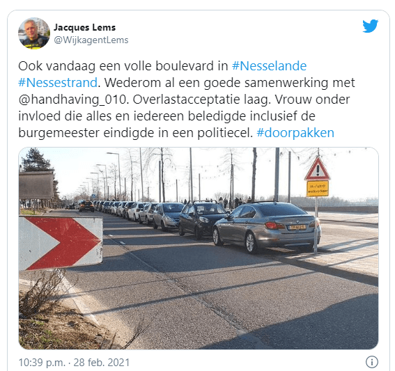 Politie-handhaving houden “dronken vrouw” aan strand Nesselande