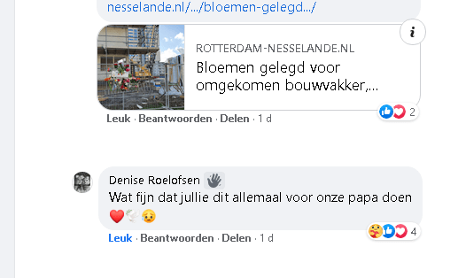 Bloemen gelegd voor de overleden bouwvakker.