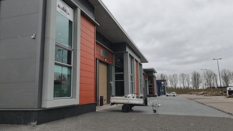 [UPDATE] 2 april: Kogelgat pand Dental Express bedrijventerrein Nesselande #getuigen