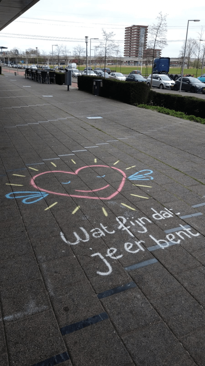 Inspirerende stoepkrijt-art van Happy Little Moments @Winkelboulevard  Nesselande #pasen – Nieuws Nesselande strand nieuws