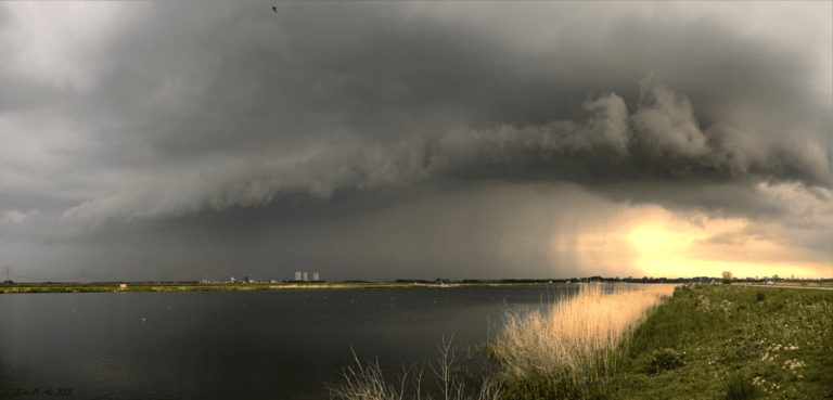 [FOTO’s] Serie kunstige weerfoto’s van Nesselande-Zevenhuizerplas