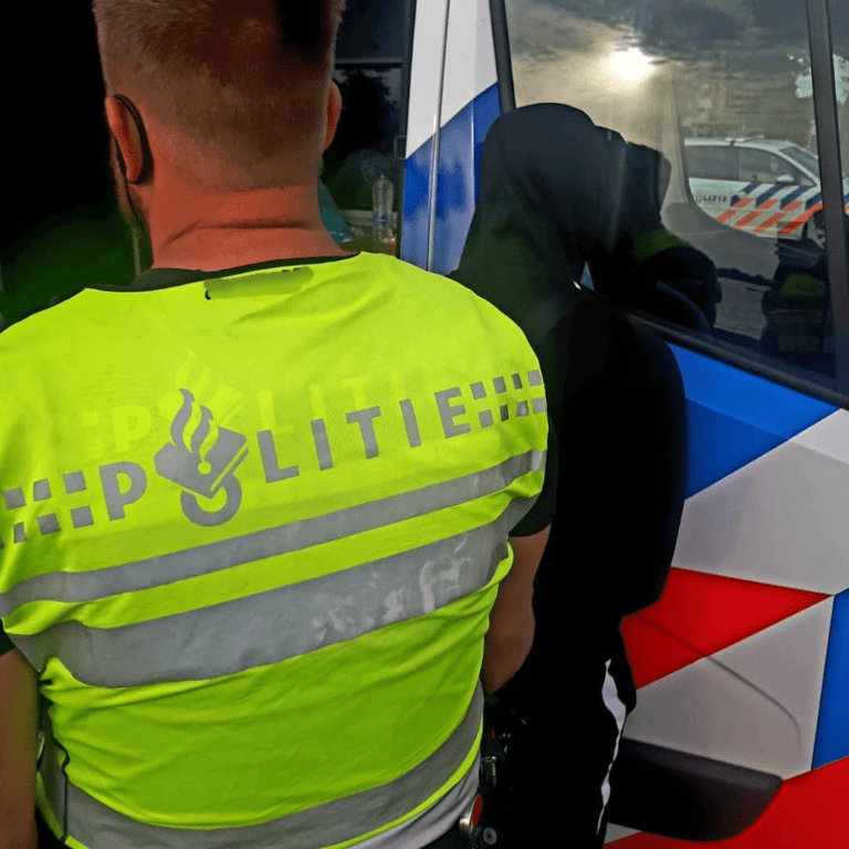 Scootercontrole en meting geluidsoverlast 17 juni 2021 strand Nesselande: 45 bekeuringen en 3 aanhoudingen