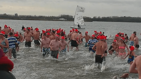 Zwemmen nieuwjaarsduik 1 januari #nesselandeinfo #nieuws