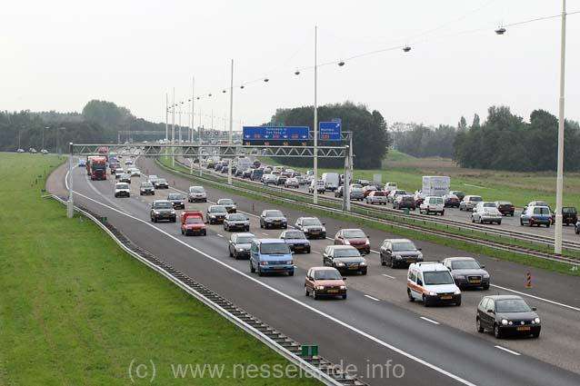 Grote kettingbotsing viaduct Nesselande-A12 met tien auto’s