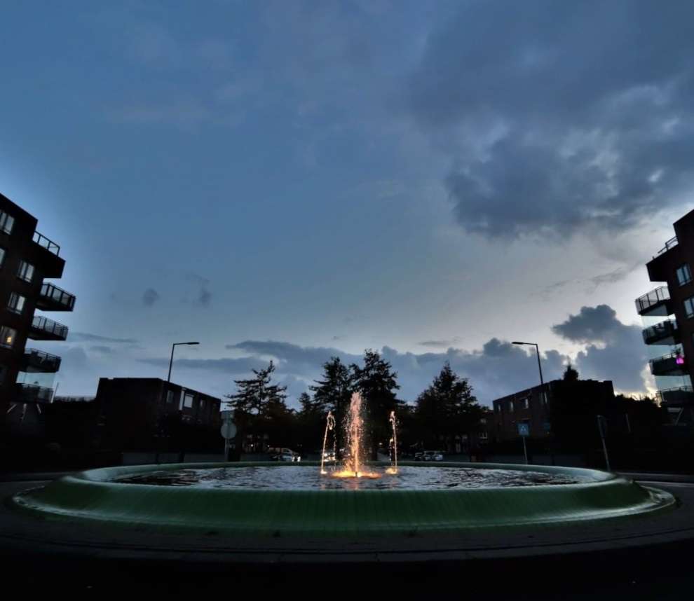 Waterbekken kunstwerk Nesselande groene bak