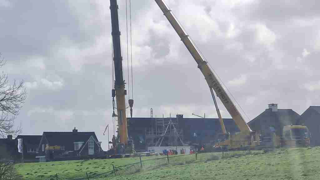 Vrijdag 25 februari is de dijk afgesloten voor verkeer vanuit Nesselande vanwege de mega-operatie
