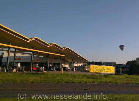 [UPDATE] Zondag 6 maart: Ontruiming Knaap tankstation Nesselande vanwege gaslucht #112 #alert #nesselande