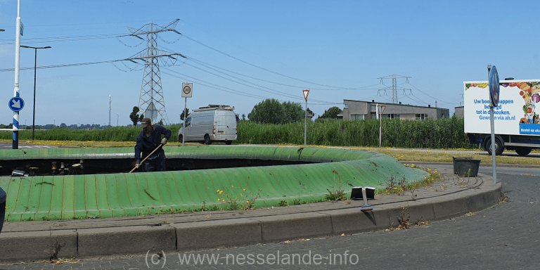 Groene bak “Waterbekken Fontein” hoek Brandingdijk weer in kostbaar onderhoud #dossier