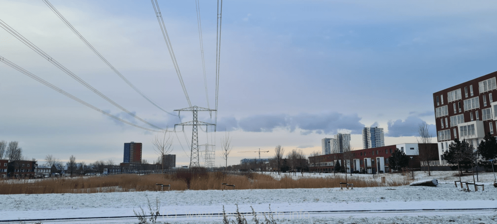 2024 sneeuw: zijstraten wijk Nesselande glad