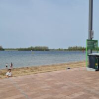 1e warme dag Nesselande: opengebroken parkeerveld Kosboulevard geeft problemen