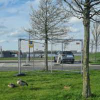 1e warme dag Nesselande: opengebroken parkeerveld Kosboulevard geeft problemen