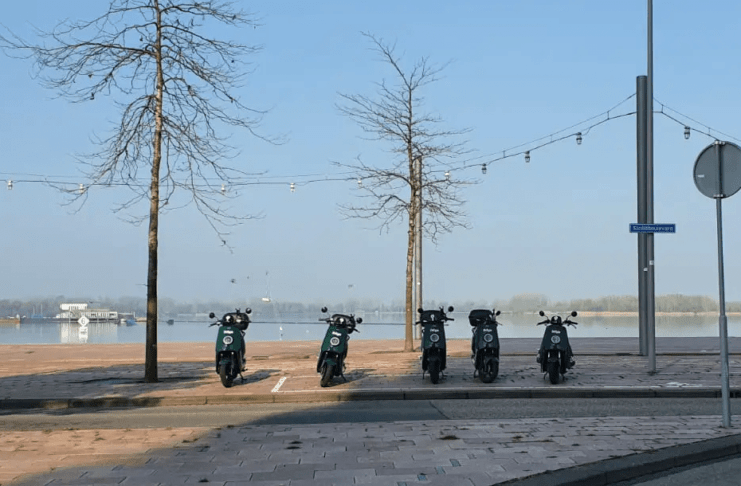 Deelvoertuigen wijkhubs Nesselande.INFO werkzaam; wethouder @vvdrotterdam gaat hubs uitbreiden