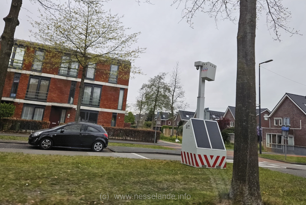 @VVDRotterdam plaatst flitser terug op de Laan van Avant-Garde (en onderzoekt verkeersaso's Brandingdijk)