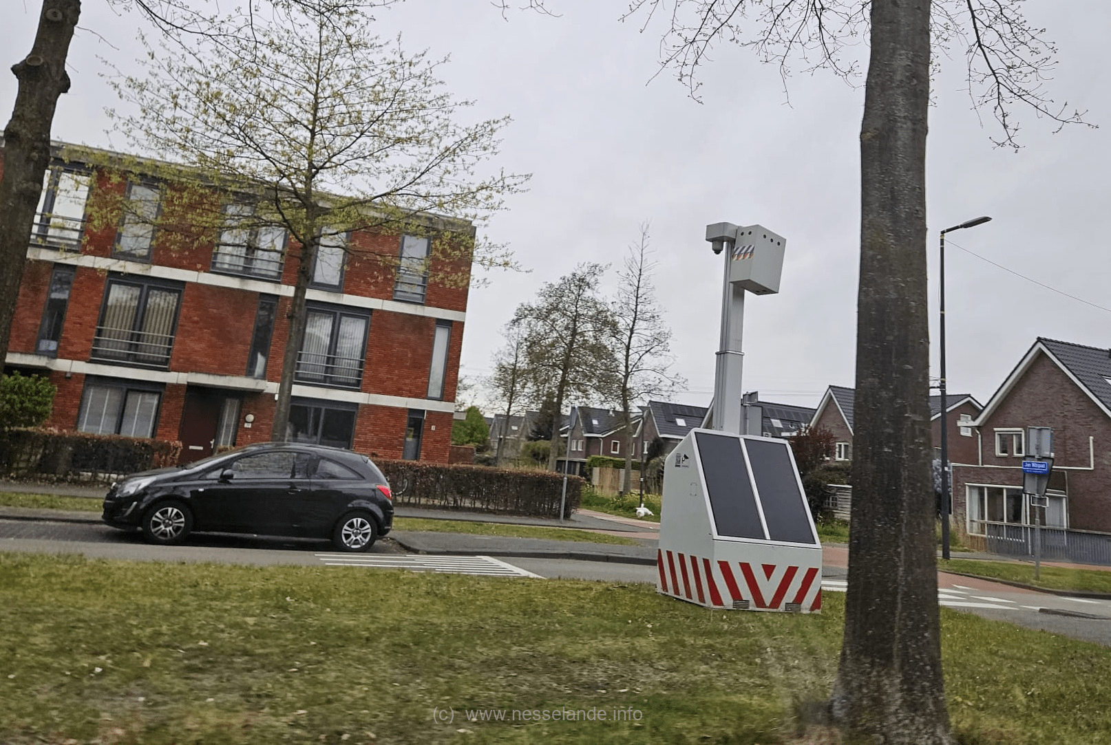 @VVDRotterdam plaatst flitser terug op de Laan van Avant-Garde (en onderzoekt verkeersaso's Brandingdijk) 