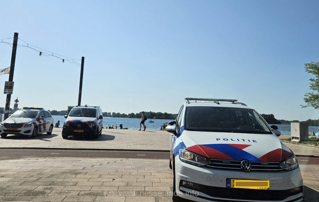 29. Strand en metrostation Nesselande Zevenhuizerplas, Kosboulevard, het strand van Nesselande, Kretalaan, Pleun van der Zijdedijk, Brandingdijk, Korfoepad, 1e Vanderlaanbrug, Jan Wilspad, het fietspad gelegen tussen het Jan Wilspad en de Laan van Dada, Laan van Dada, Wollefoppenweg, Siciliëboulevard, Kosboulevard.