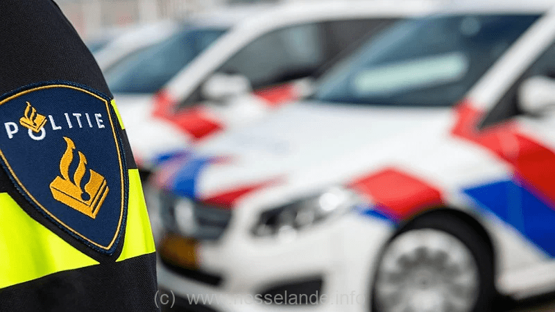 Het slachtoffer was in de middag van 15 mei met leeftijdsgenoten in het Oeverbos aan het spelen toen een onbekende man het kind aansprak. Vervolgens heeft hij de minderjarige betast. De politie is direct na de melding een onderzoek gestart. Hiervoor zijn sporen veiliggesteld, werden buurtbewoners gesproken en camerabeelden uitgekeken. Dit heeft geleid tot een snelle aanhouding.