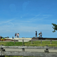 Ambulance rijdt skatepark Nesselande in
