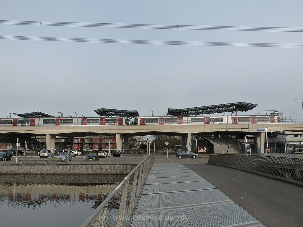 Metroreizigers Nesselande nog tot zondag gehinderd door werkzaamheden